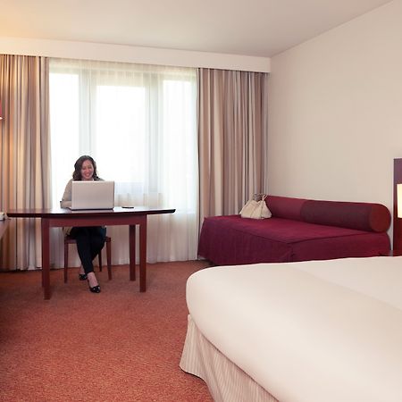 Mercure Hotel Brussels Airport Дигем Экстерьер фото