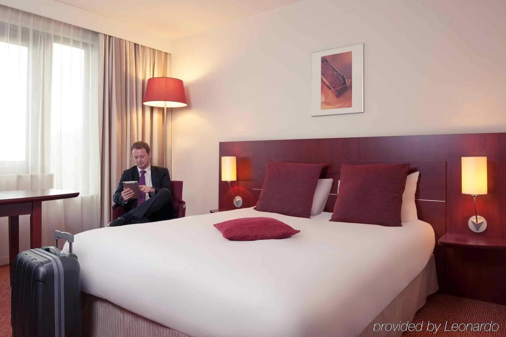 Mercure Hotel Brussels Airport Дигем Экстерьер фото